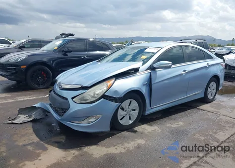 2013 Hyundai Sonata Hybrid из США, поврежденный, VIN KMHEC4A46DA072354